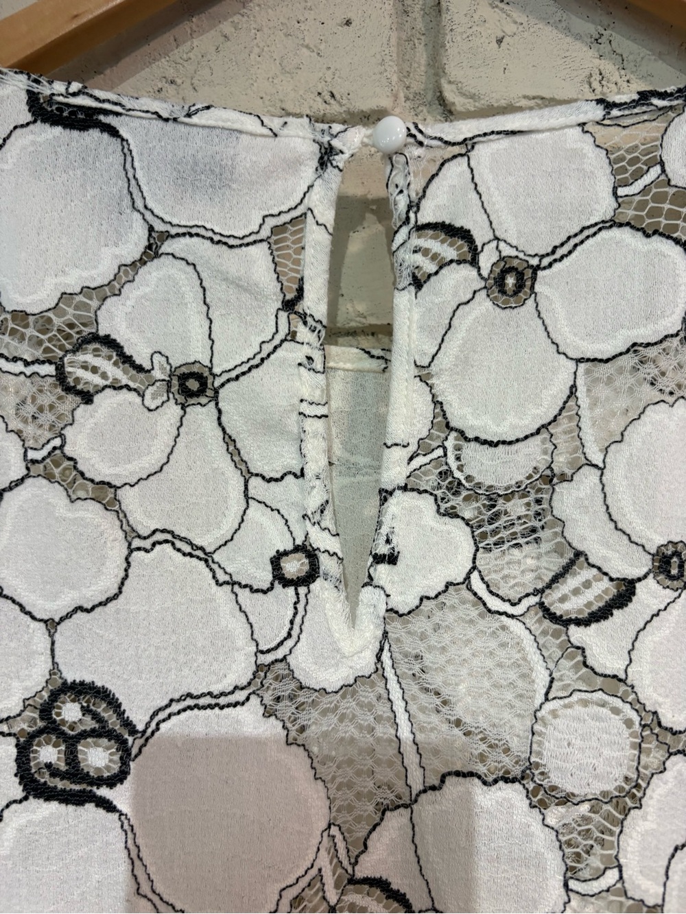 LANE BRYANT size 16 White Lace Peplum Top with Black Accents - Picture 8 of 9